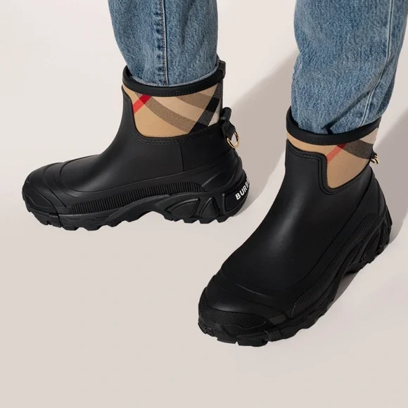 Burberry House Check Panel Rain Boots - Picture 2 of 9